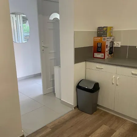 Leda Vendeghaz Apartmán *