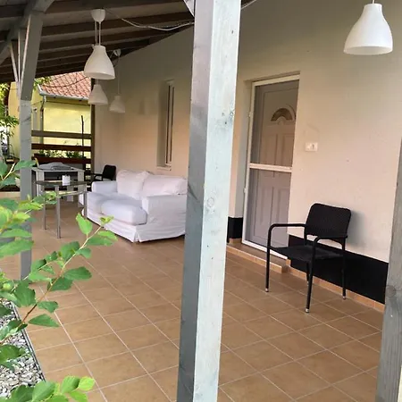 Leda Vendeghaz * Balatonfenyves