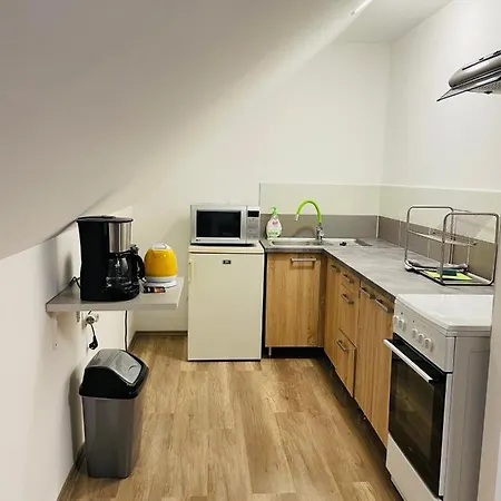 Leda Vendeghaz Apartment *