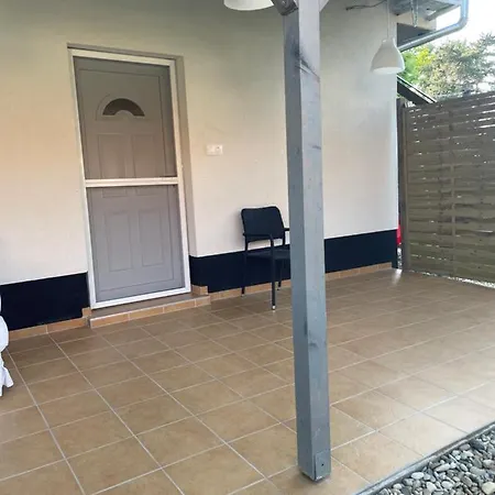 Leda Vendeghaz Apartmán *