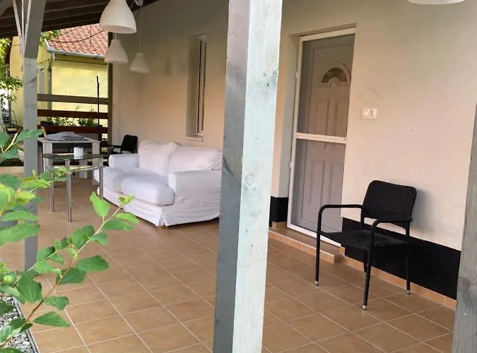 Leda Vendeghaz * バラトンフェニヴェシュ