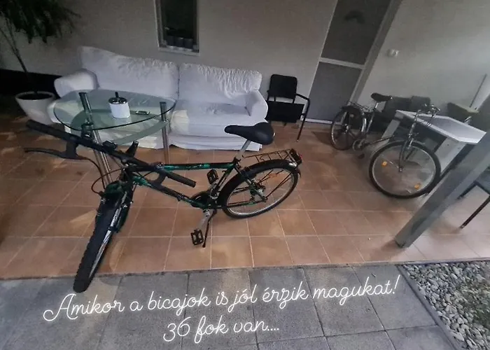 アパート Leda Vendeghaz *